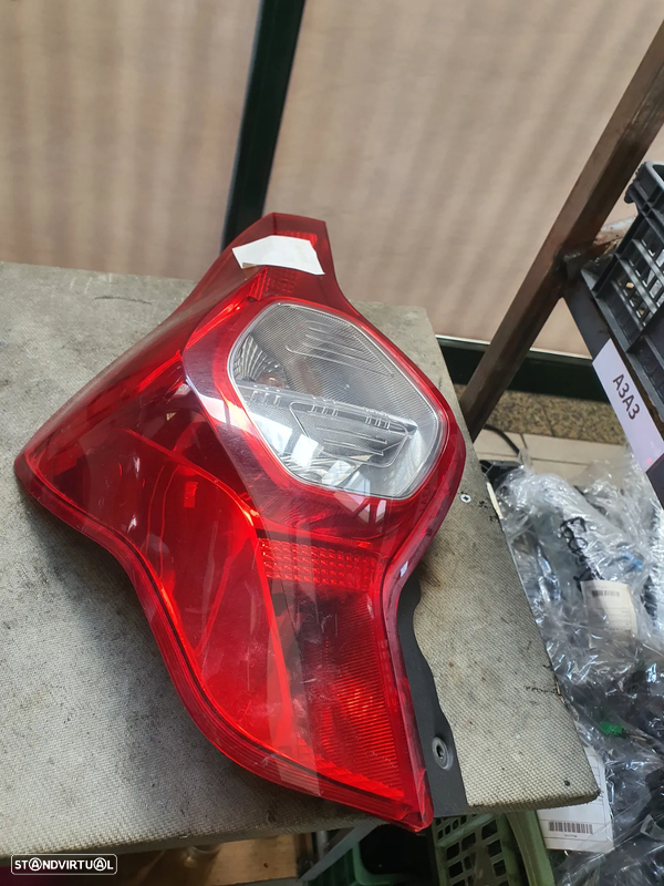 FAROLIM ESQUERDO DACIA LODGY 12- / 90025635 / 044777