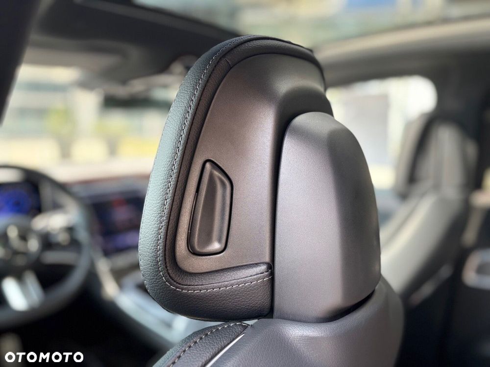 Mercedes-Benz EQE - 13