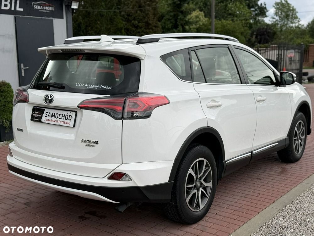 Toyota RAV4 - 8