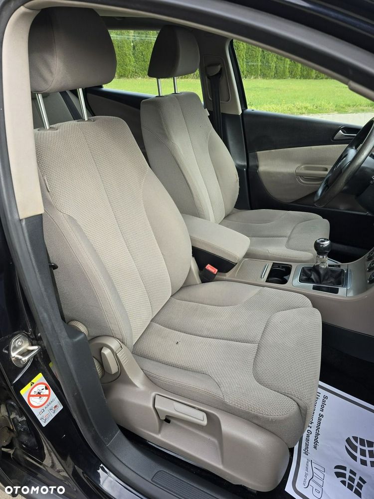 Volkswagen Passat - 26