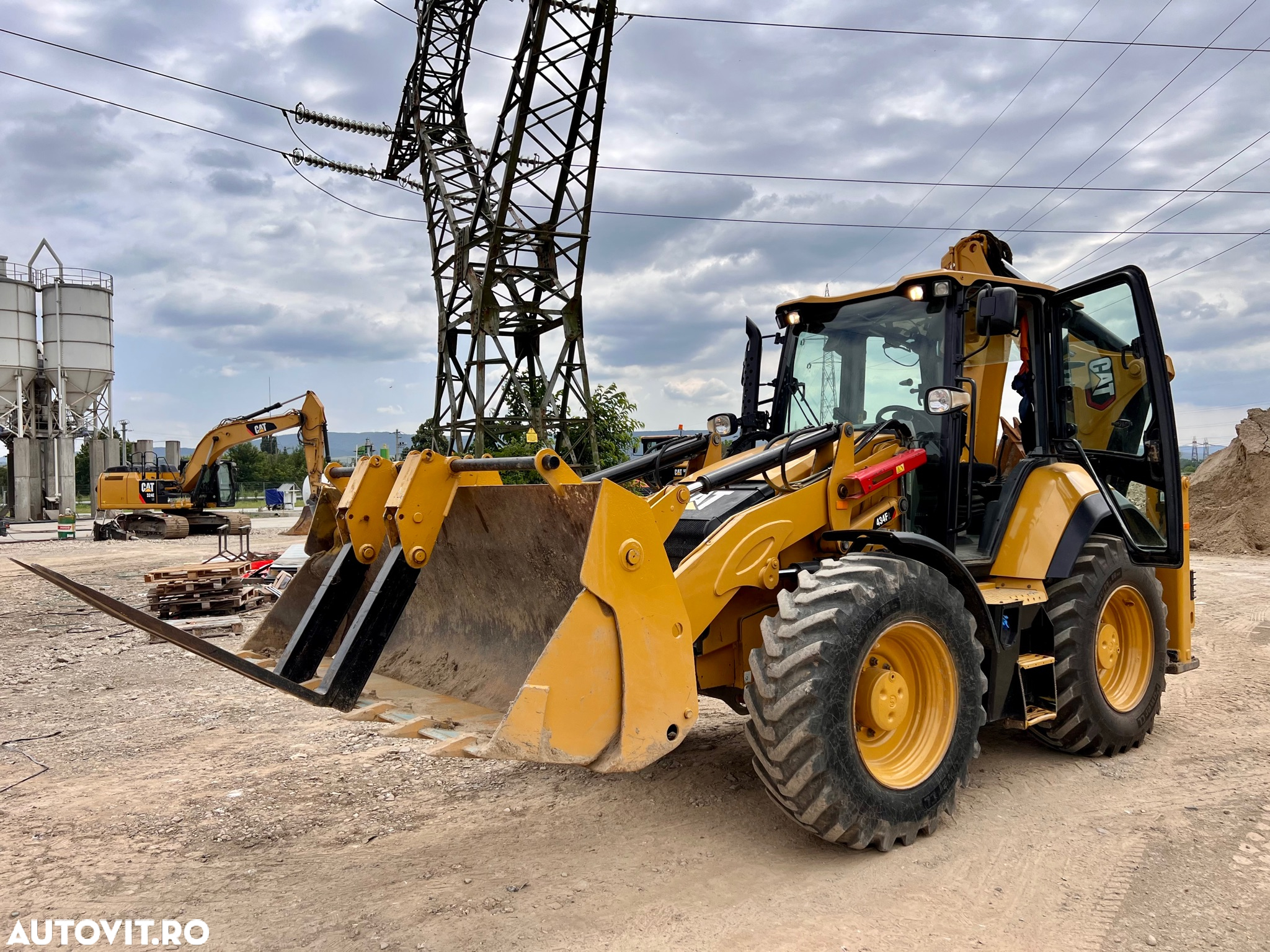 Caterpillar 434F2 - 4