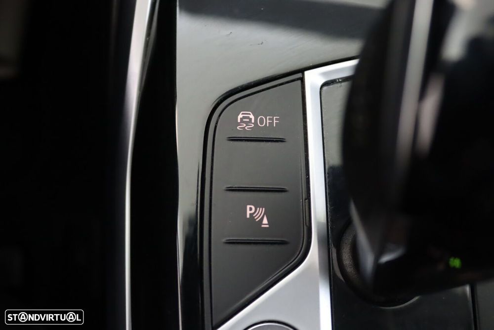 BMW 318 d Line Sport Auto - 34