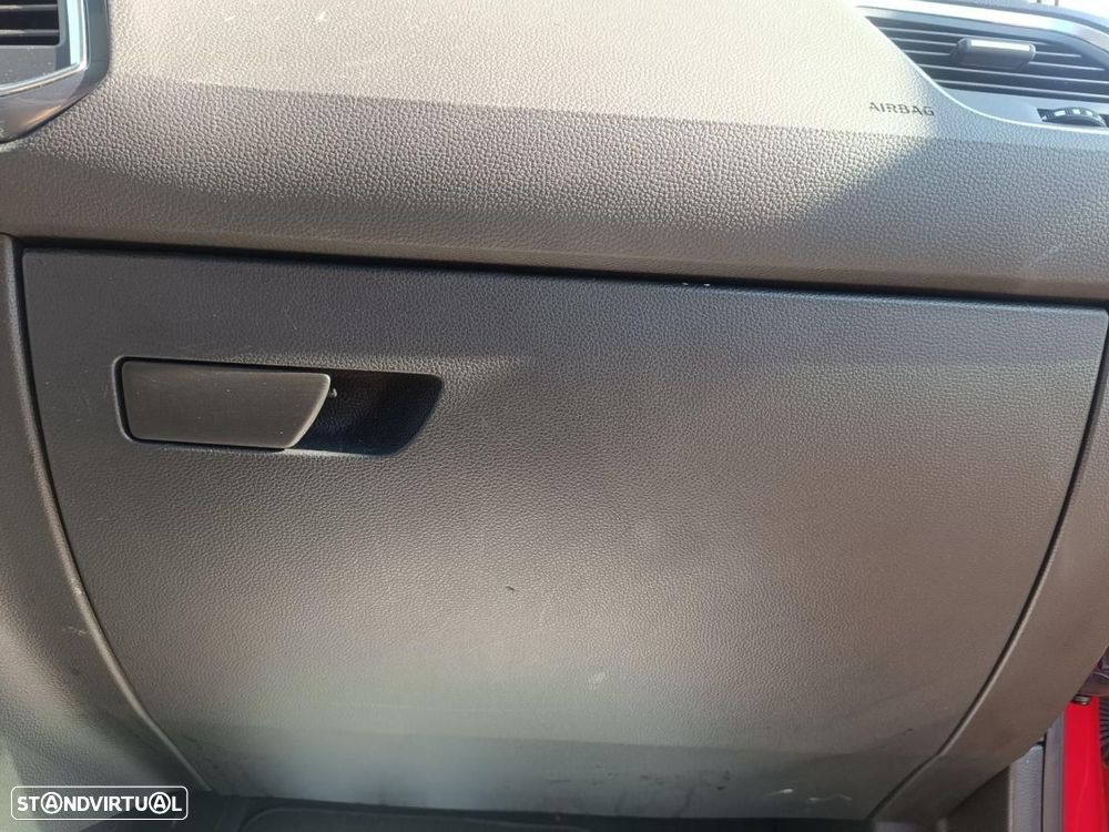 PORTA LUVAS SEAT ATECA KHP - 1