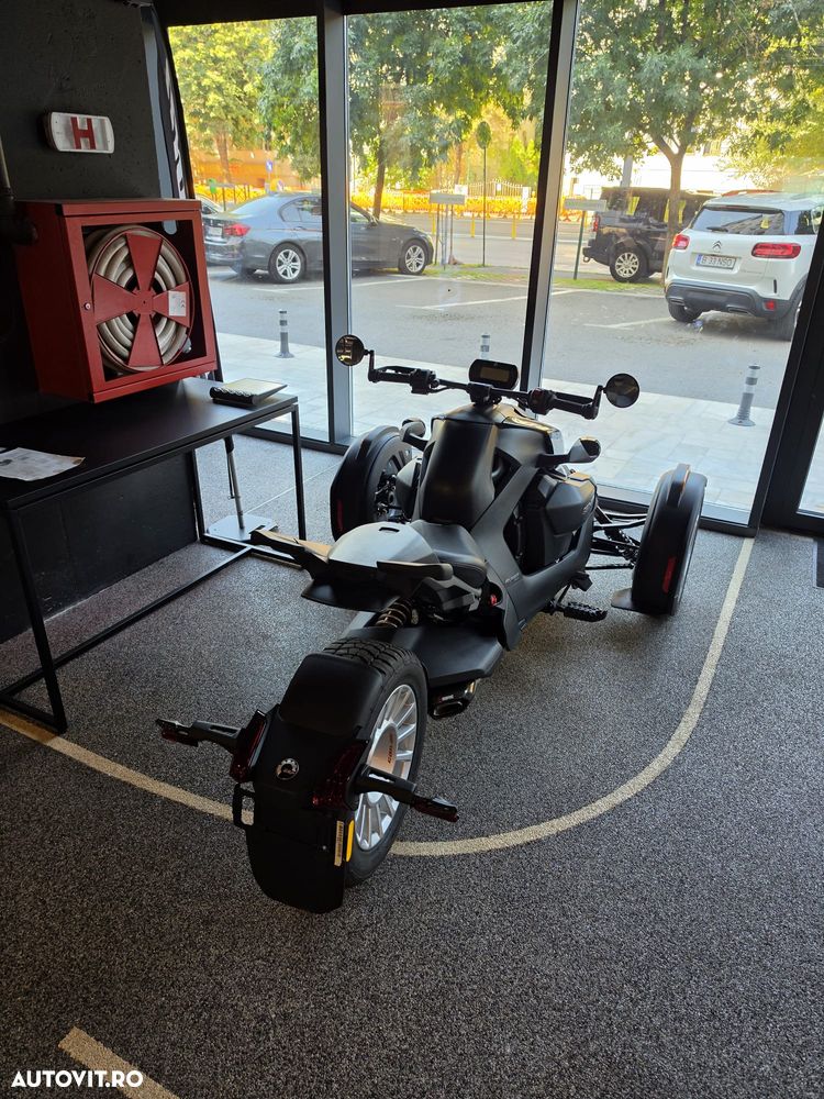 Can-Am Ryker 900 - 6