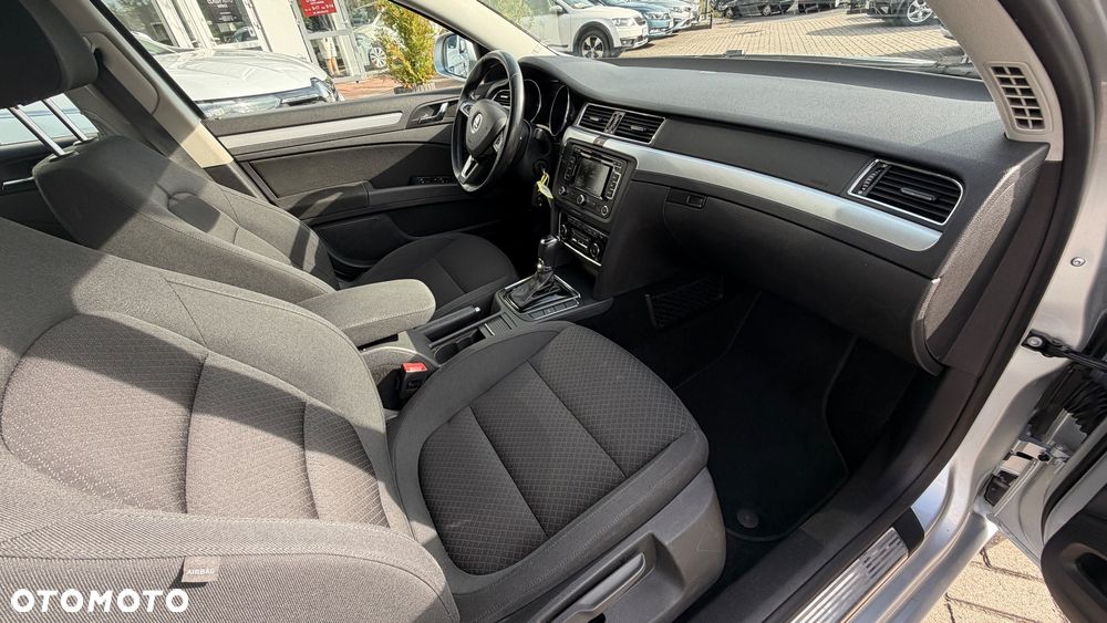 Skoda Superb 2.0 TDI DSG Ambition - 24