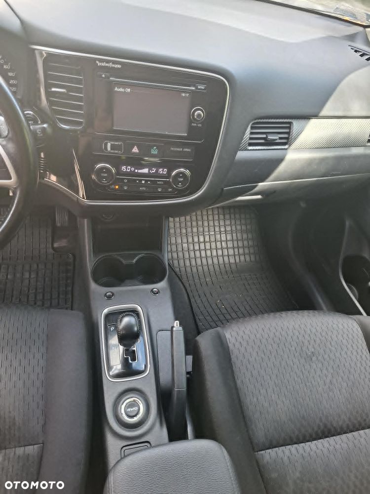 Mitsubishi Outlander 2.0 Intense CVT - 10