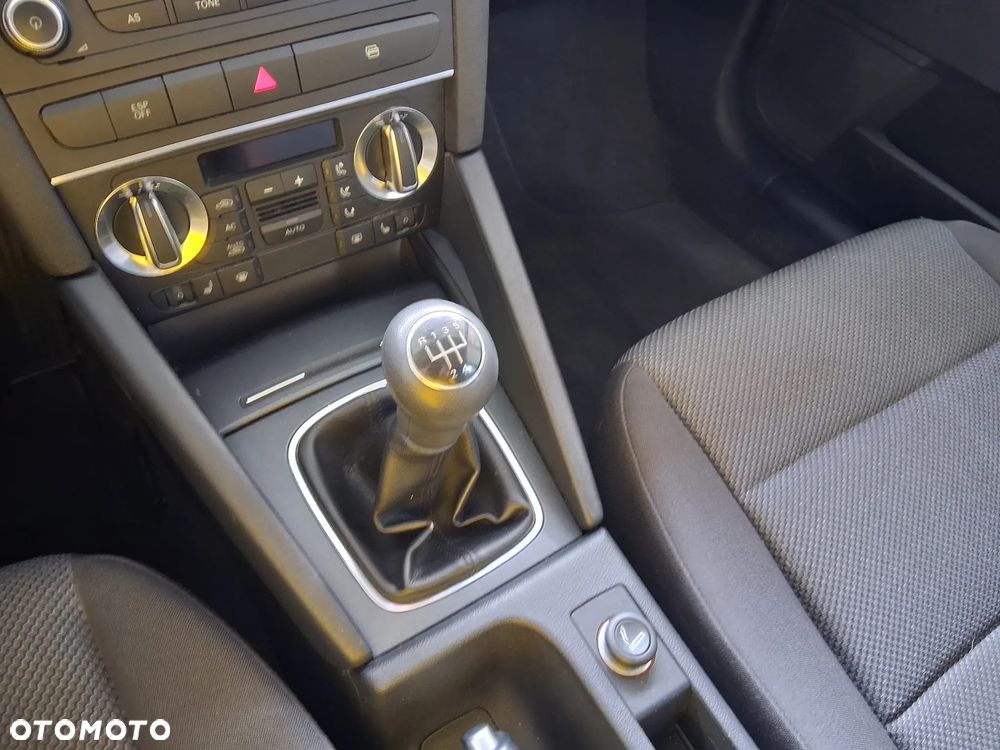 Audi A3 Sportback 1.6 Attraction - 19