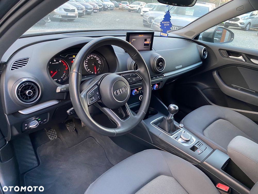 Audi A3 Sportback 30 TFSI - 10