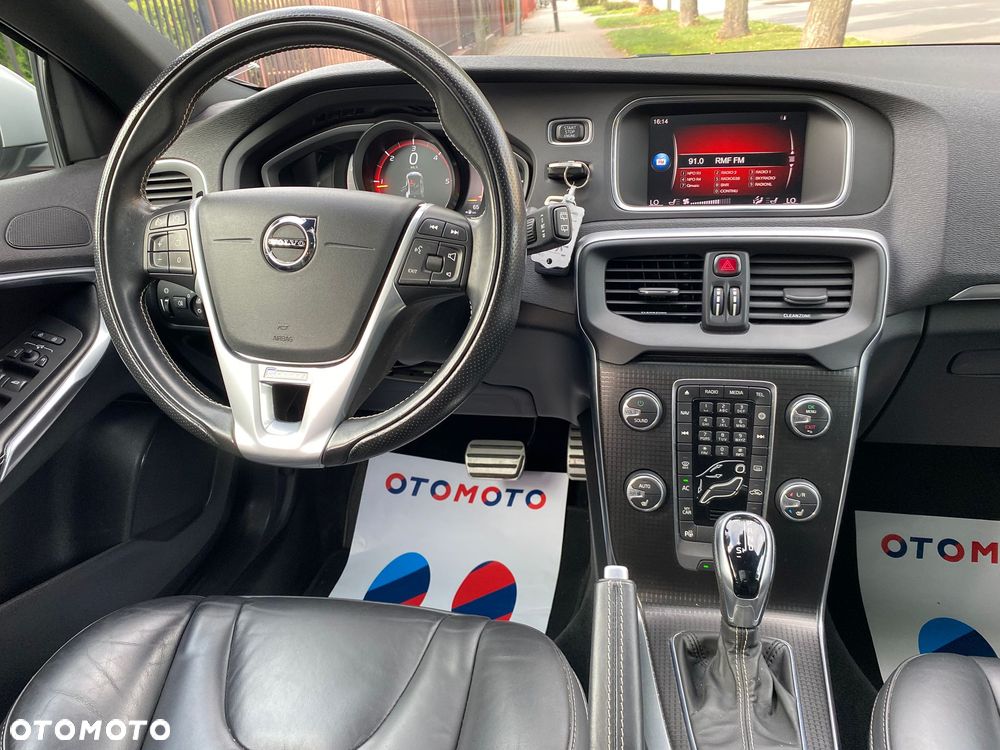 Volvo V40 D3 Geartronic RDesign - 11