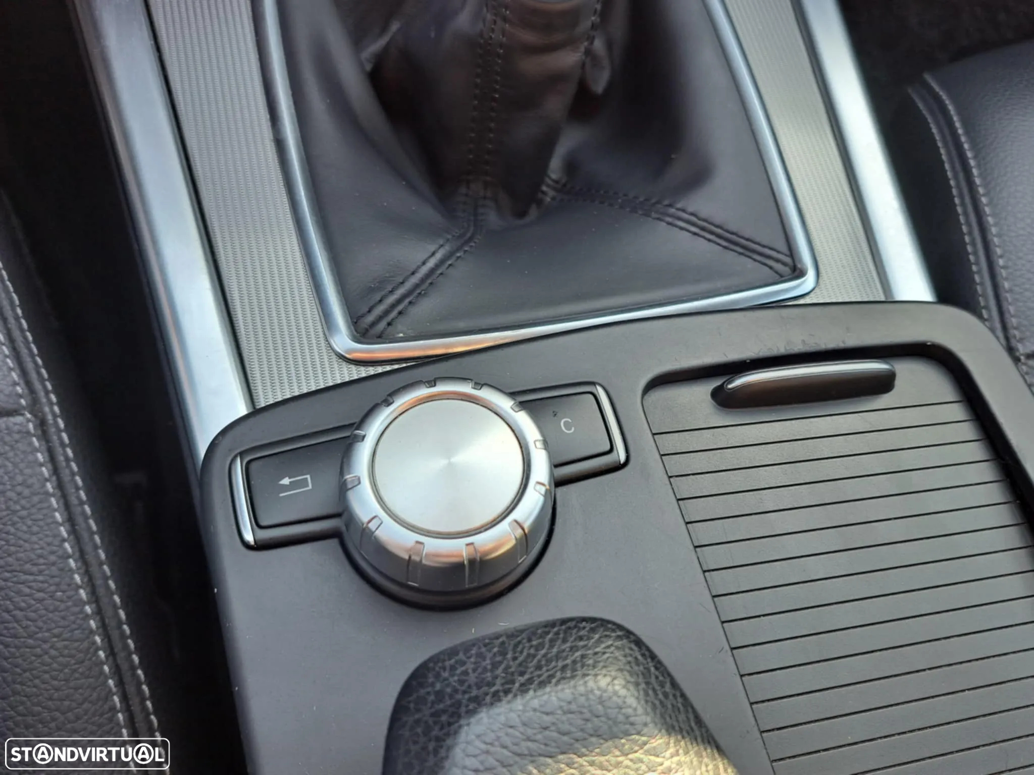 Mercedes-Benz E 220 BlueTEC Avantgarde - 42
