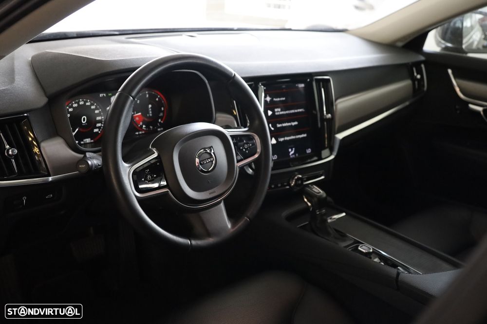 Volvo V90 2.0 D4 Momentum Geartronic - 12