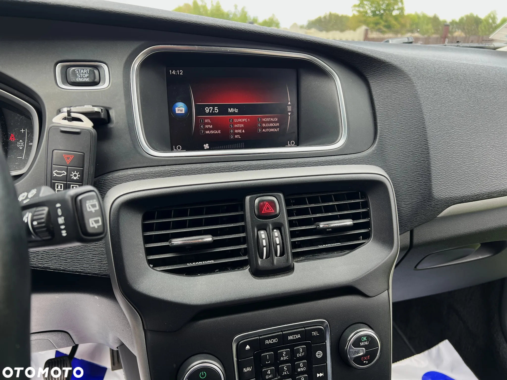 Volvo V40 D2 Drive-E Momentum - 36