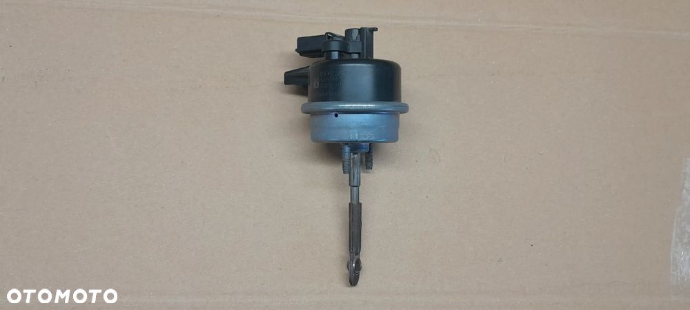 POLO V FABIA III 1.4 TDI NASTAWNIK TURBOSPRĘŻARKI NATAWNIK TURBINY - 1