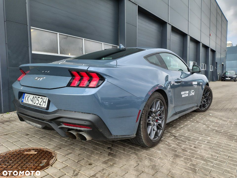 Ford Mustang - 2