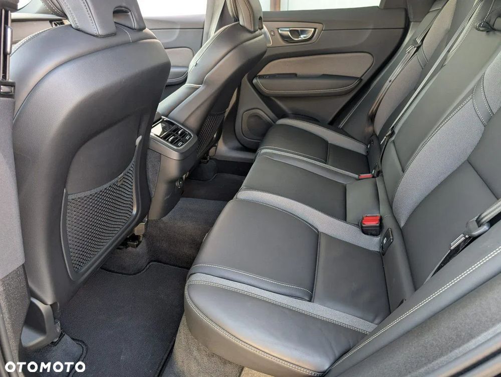 Volvo XC 60 B5 B AWD Geartronic Inscription - 4