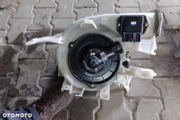 Nadmuch wentylator ogrzewania klimatyzacji  87130-13020 Toyota Corolla Verso E12