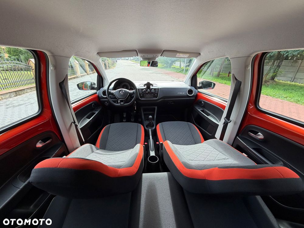 Volkswagen up! cross - 15