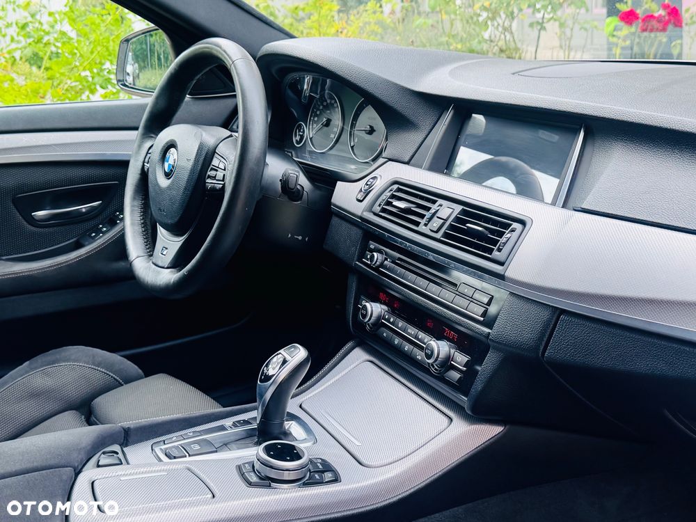 BMW Seria 5 530d xDrive - 32