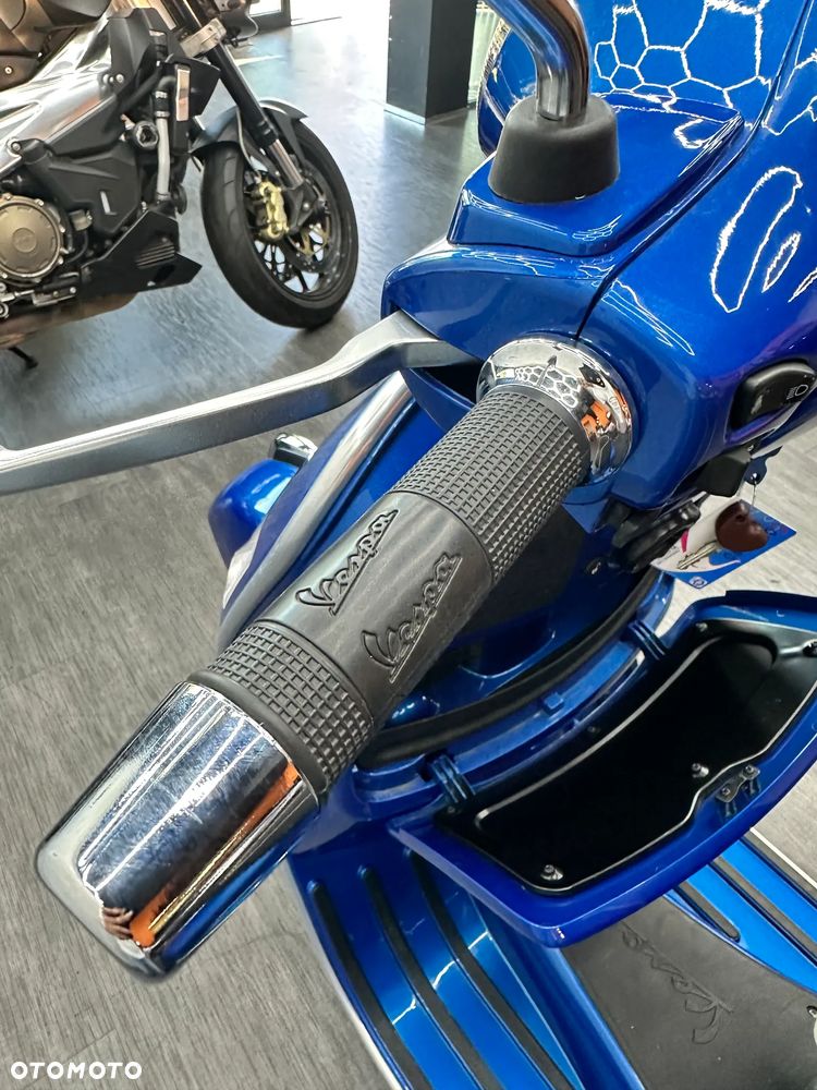 Vespa GTS - 8