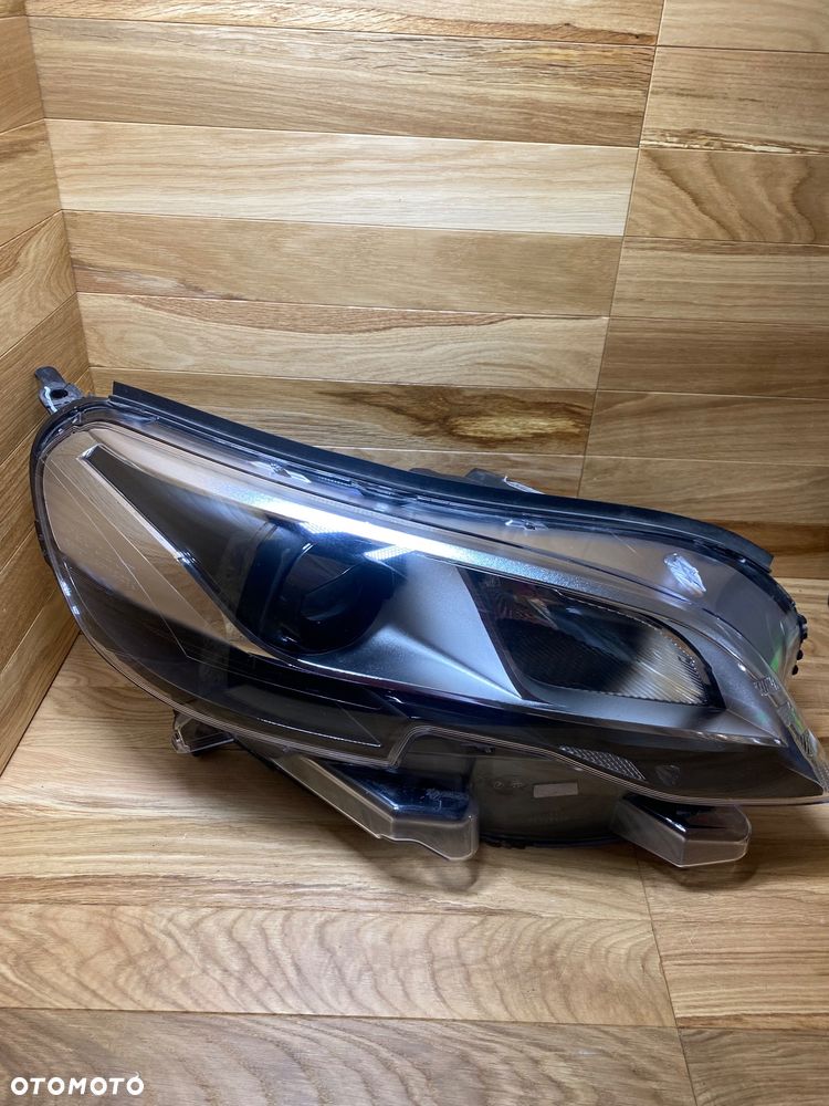 Peugeot EXPERT TRAVELER XENON Lampa Przednia Prawa - 12