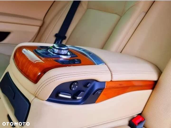 BMW Seria 7 750i L - 6