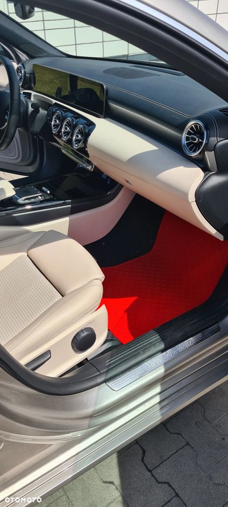 Mercedes-Benz CLA 220 4-Matic 7G-DCT - 6