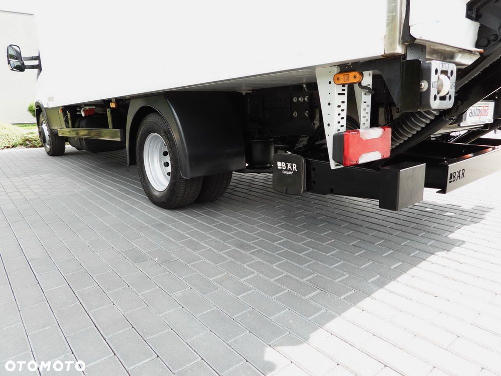 Iveco DAILY 70C17 CHŁODNIA 1*C WINDA 10 PALET ZASILANIE 230V TEMPOMAT KLIMATYZACJA PNEUMATYKA AUTOMAT HI-MATIC BLIŹNIACZE KOŁA  170KM - 23