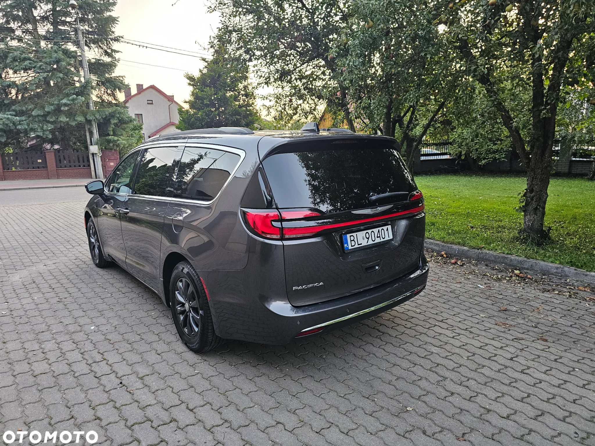 Chrysler Pacifica - 5
