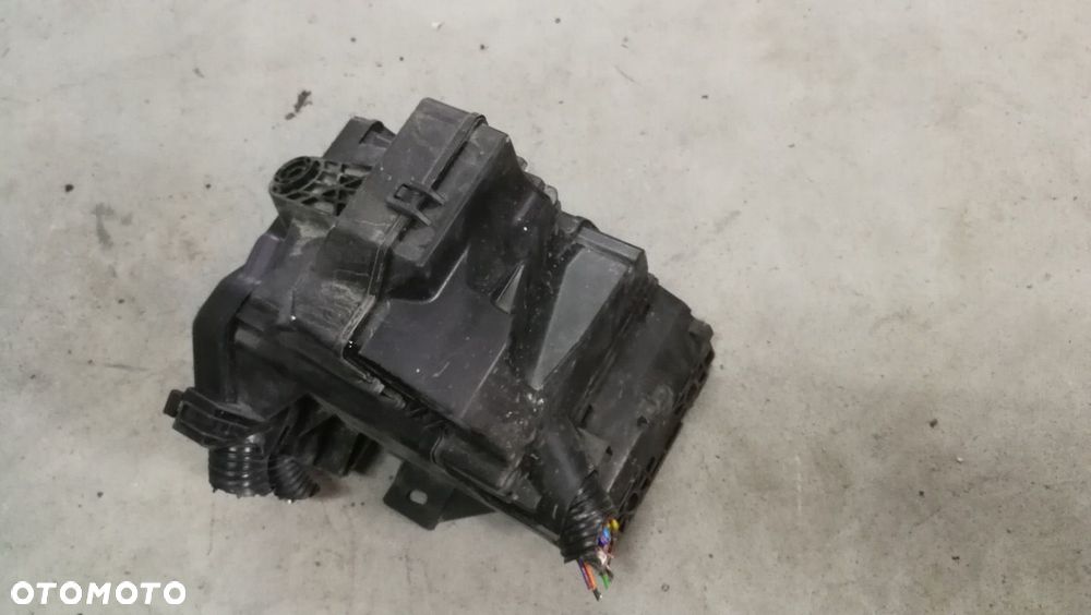 Skrzynka bezpieczników 1.2 Nissan Note E12 13- - 4