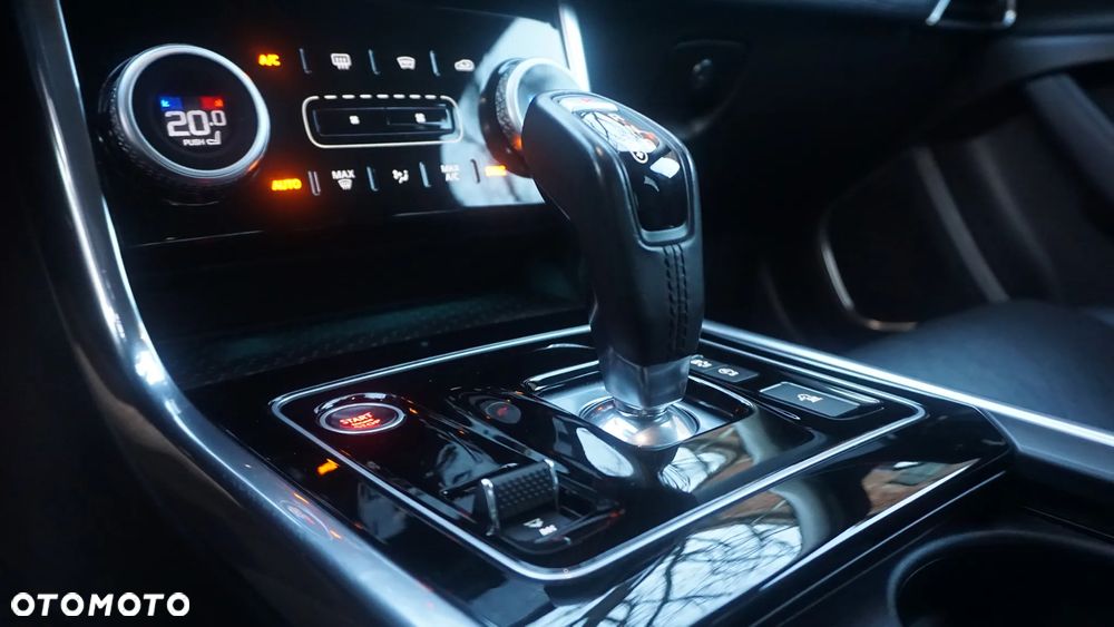 Jaguar XE 2.0 D180 S - 18