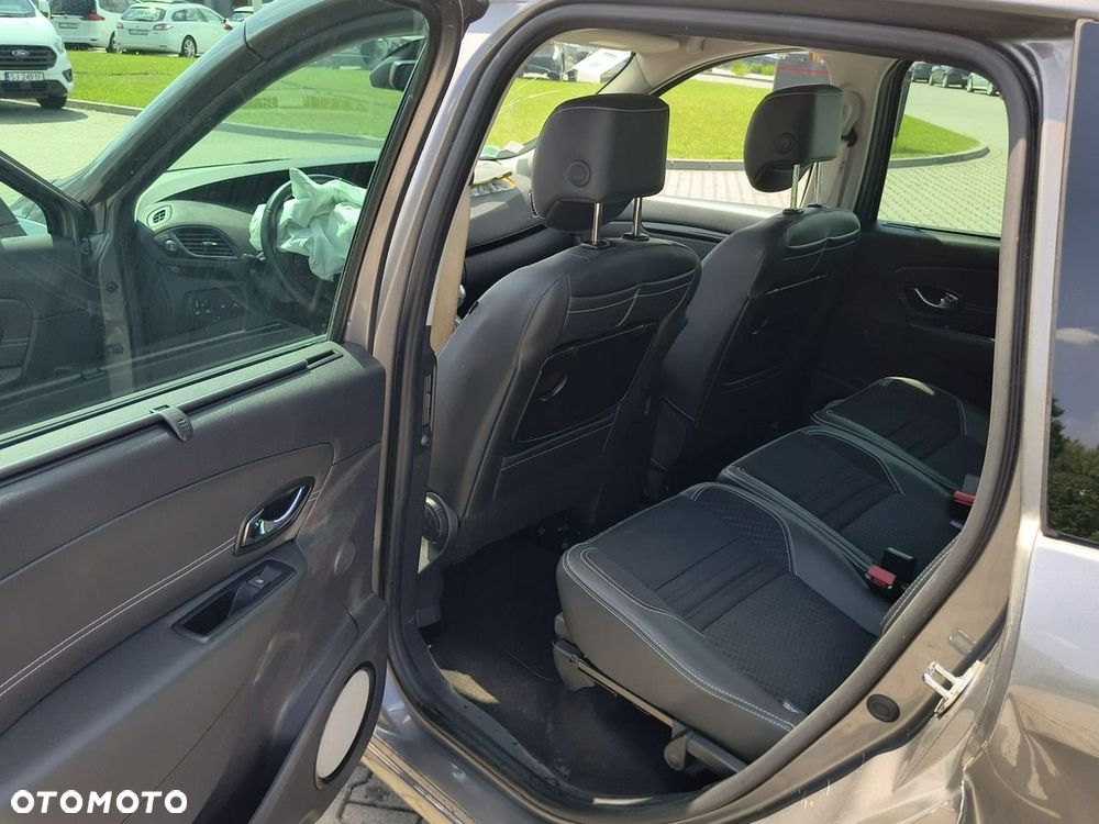 Renault Grand Scenic - 17