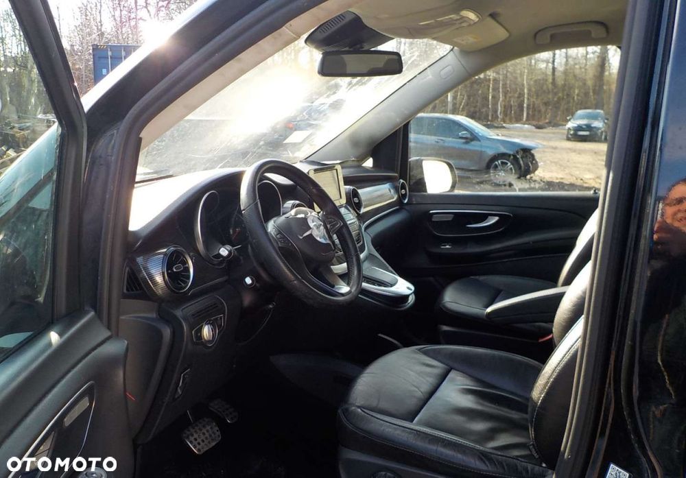 Mercedes-Benz Klasa V - 26