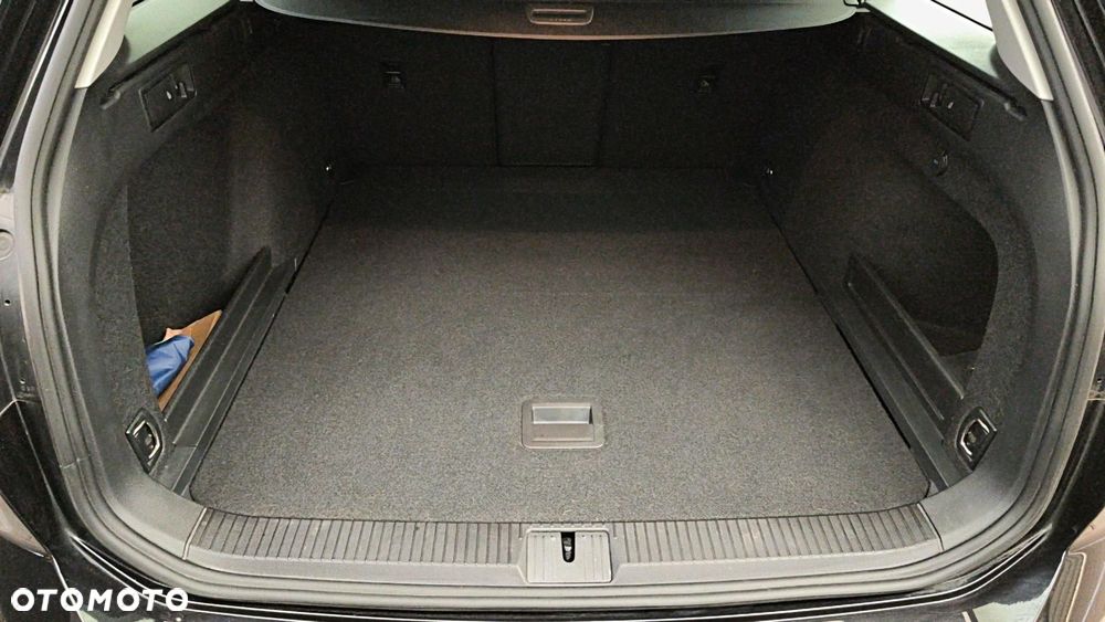 Volkswagen Passat 2.0 TSI Elegance DSG - 11