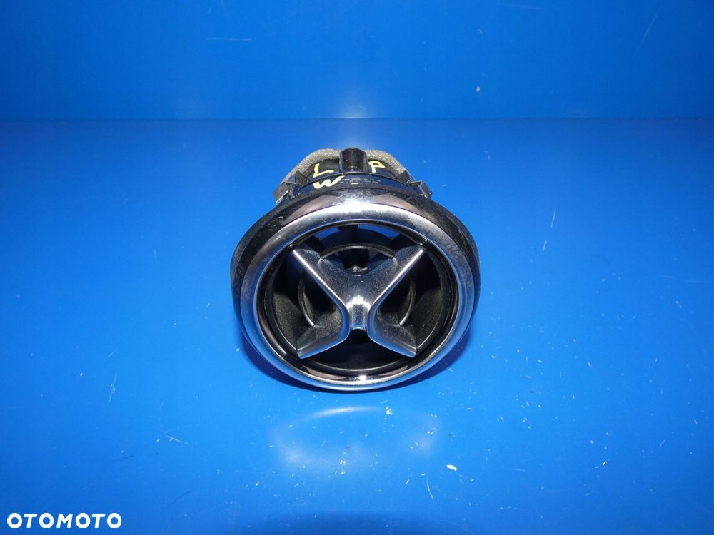 MERCEDES B W246 KRATKA NAWIEWU LEWA LEWY PRZÓD - 1