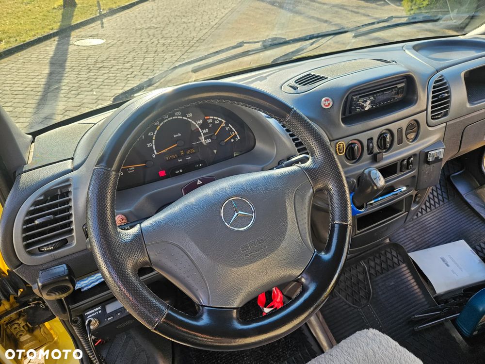 Mercedes-Benz Sprinter - 22