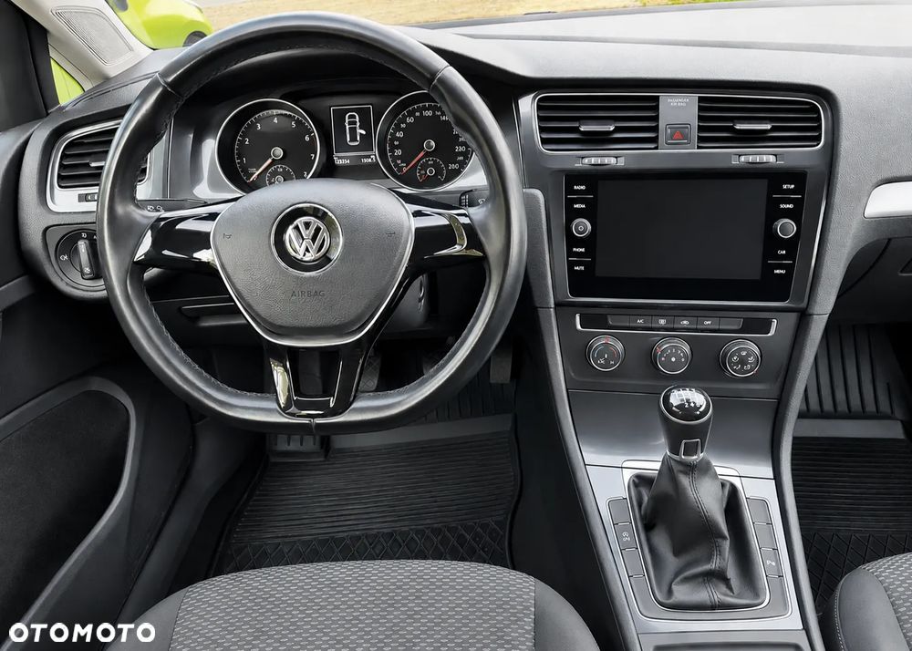 Volkswagen Golf - 5