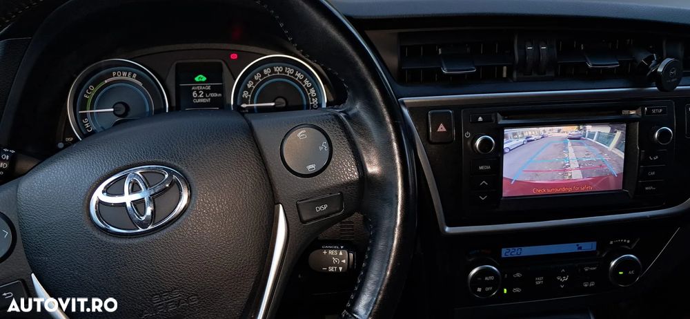 Toyota Auris - 4