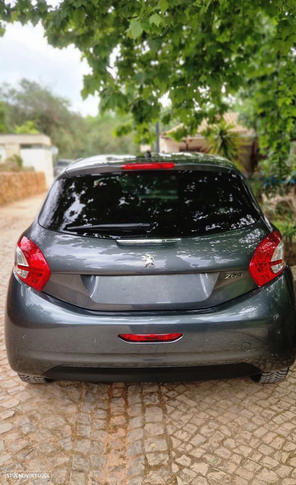 Peugeot 208 PureTech 82 Style - 4