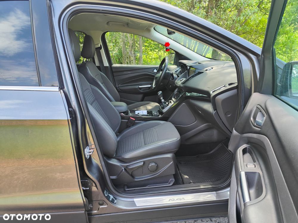 Ford Kuga - 28