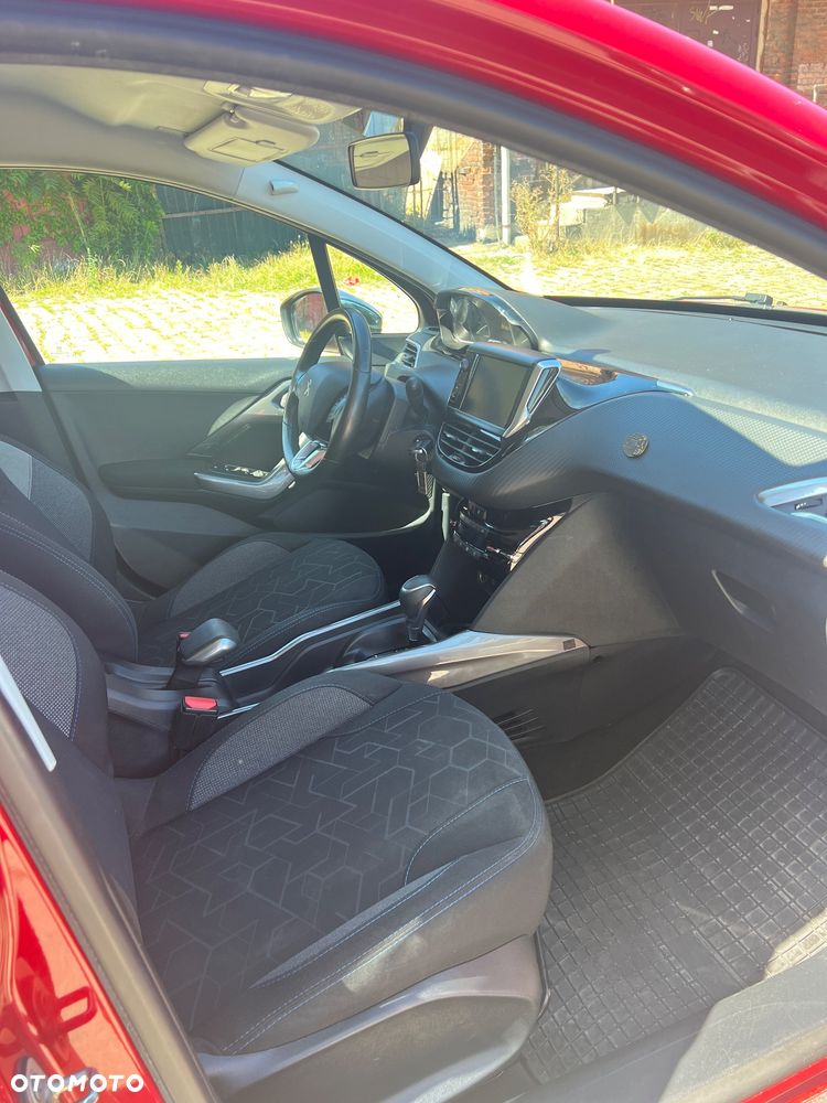 Peugeot 2008 1.2 Pure Tech Style S&S EAT6 - 12