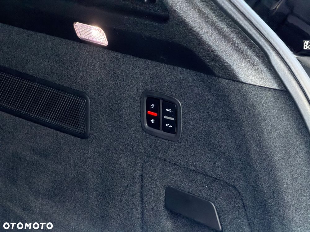 Porsche Cayenne - 30