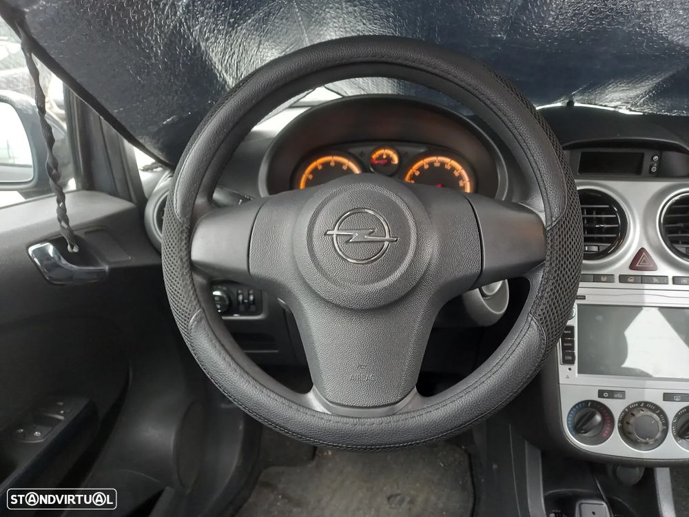 Opel Corsa 1.2 Enjoy FlexFuel - 9