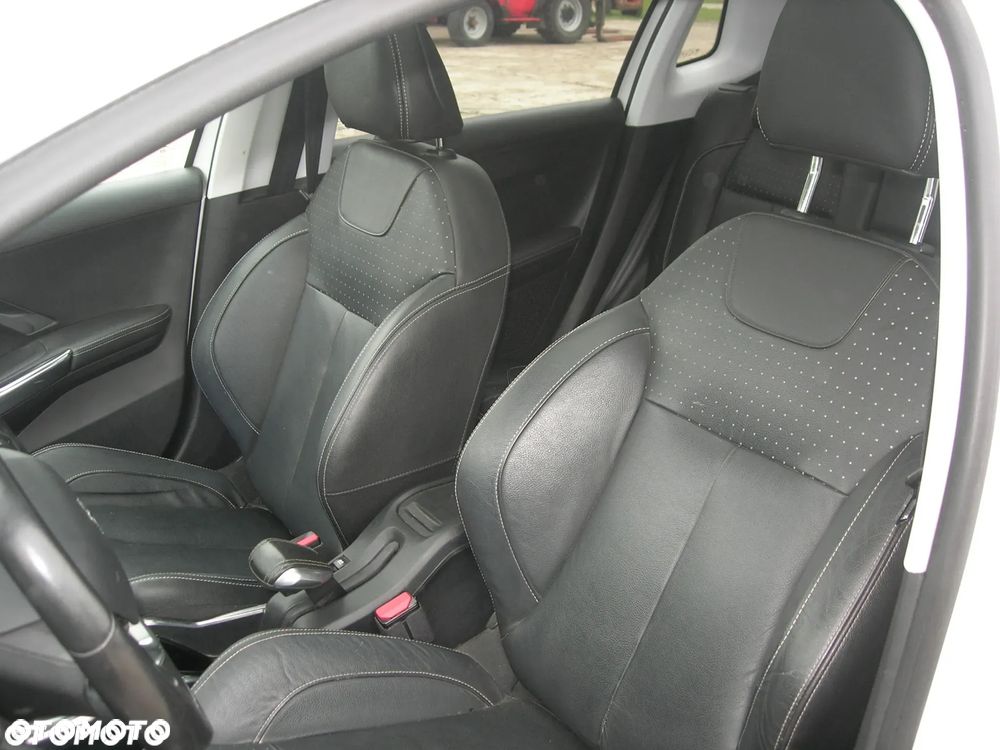 Peugeot 2008 1.6 e-HDi Allure S&S - 14