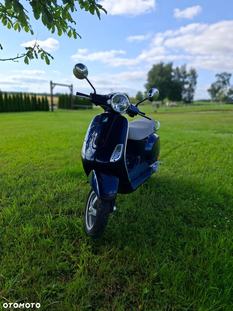 Piaggio Vespa - 2