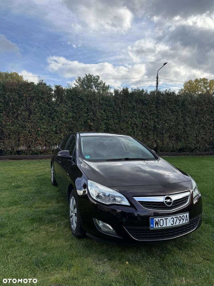 Opel Astra 2012 photo 3