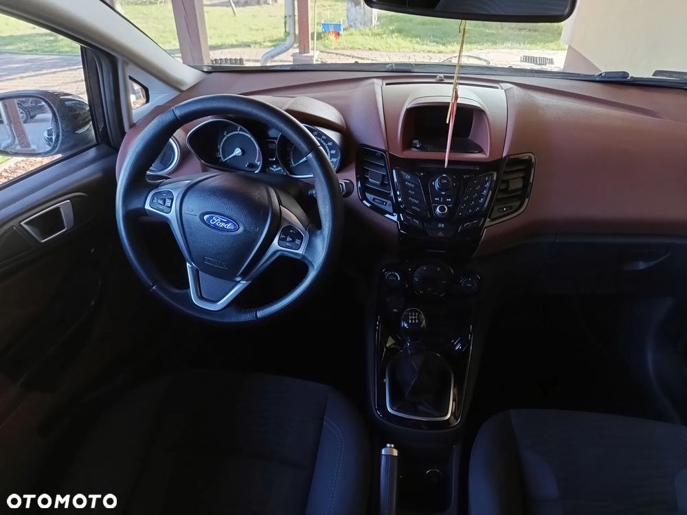 Ford Fiesta 1.6 TDCi DPF Titanium - 18