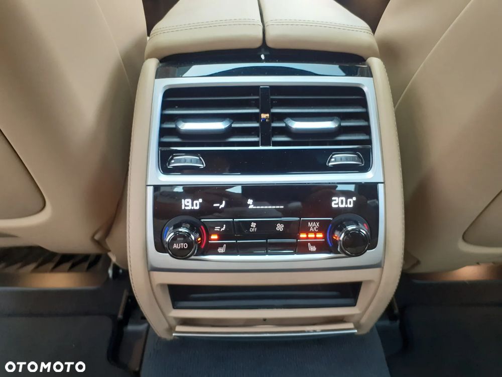 BMW Seria 7 - 35