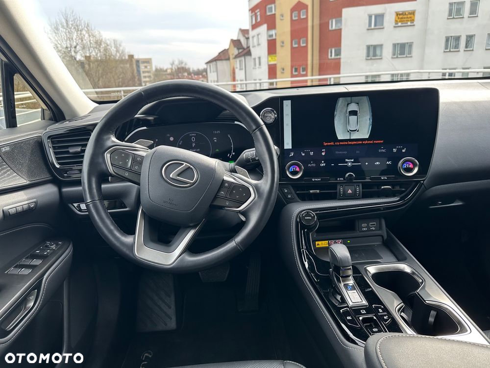 Lexus NX 350h Omotenashi AWD - 36