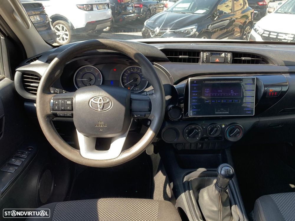 Toyota Hilux 2.4 D-4D 2WD CD - 14