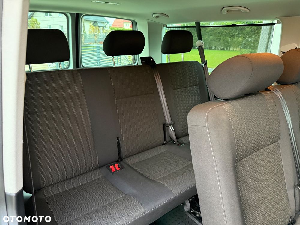 Volkswagen Caravelle 2.0 TDI L2 Highline 4Motion DSG - 23